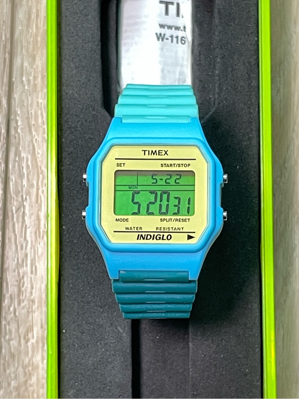 NWOT Timex T80 Indiglo Wristwatch, Hombré Blue